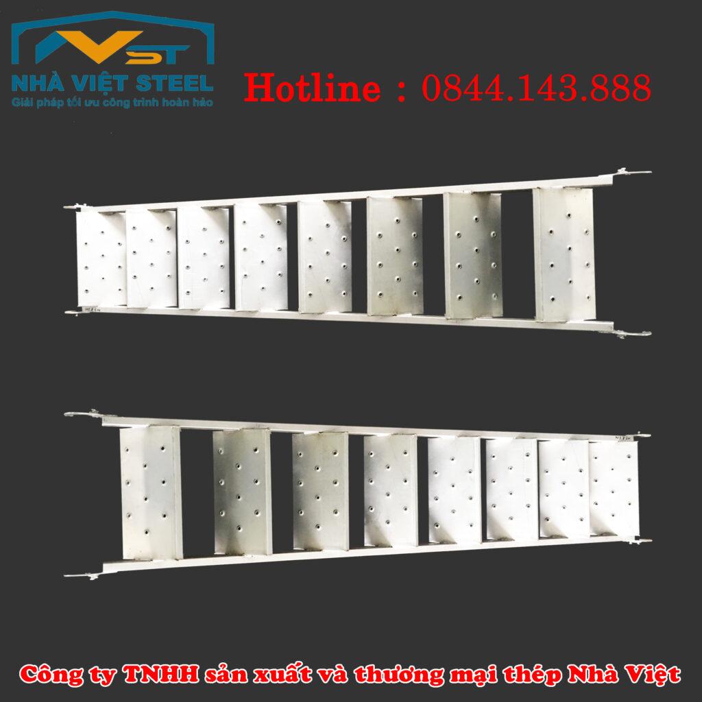 thang giáo dùng để di chuyển, vận chuyển đồ đạc lên các độ cao hơn một cách dễ dàng hơn