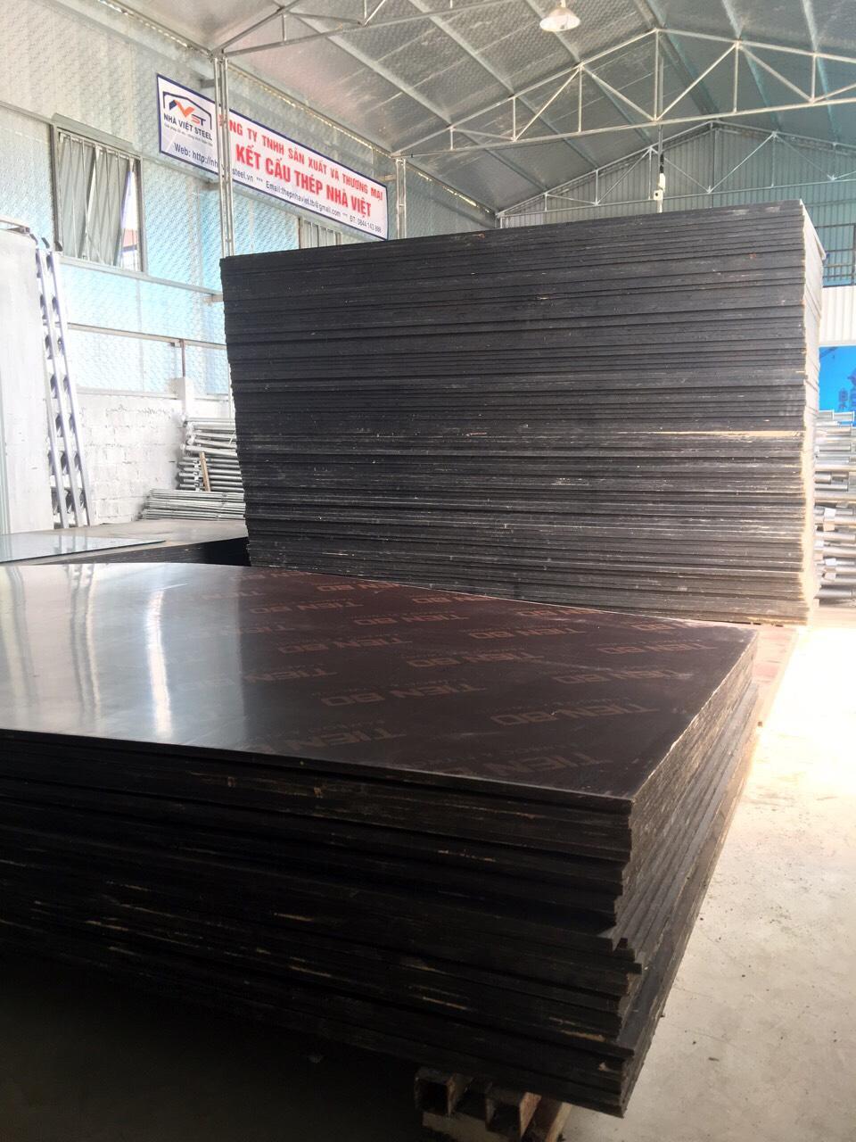 kho chứa ván phủ phim tại Thái Bình của công ty Thép Nhà Việt